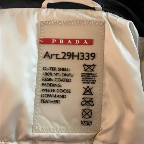 100% authentic Prada Puffer Coat - Picture 3 of 5